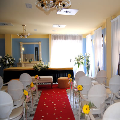 Sal�n decorado para celebrar bodas